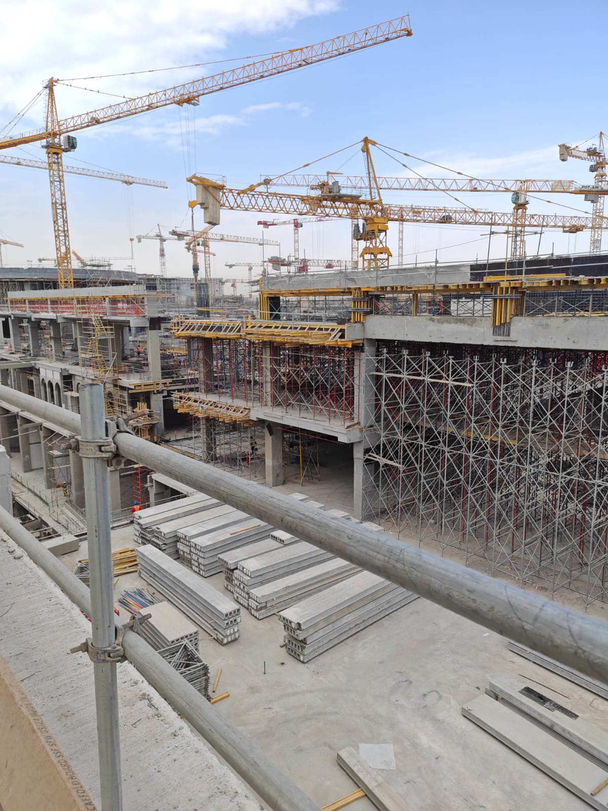 مشروع أفينوز مول